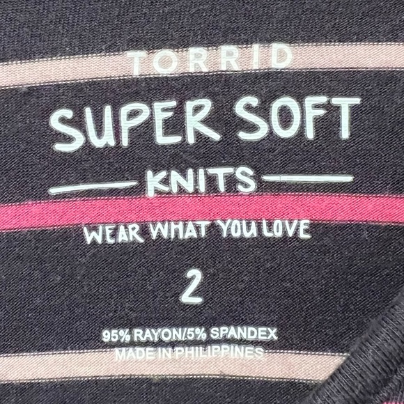 Torrid Favorite Tunic Super Soft V-Neck Tunic Tee Stripes Plus Size 2 (18/20) - Picture 3 of 4